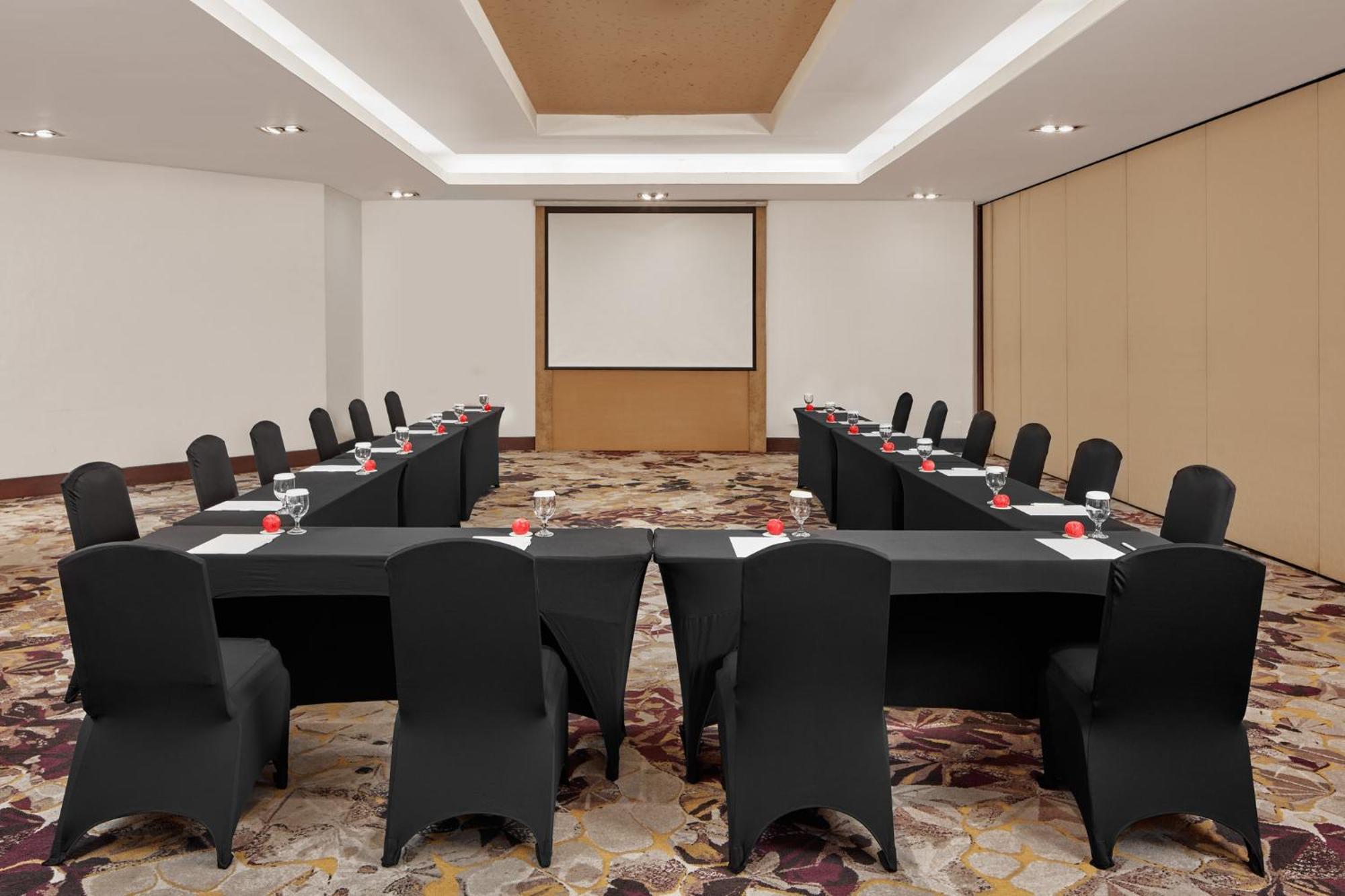 Crowne Plaza Manila Galleria By Ihg Pasig City Exteriér fotografie