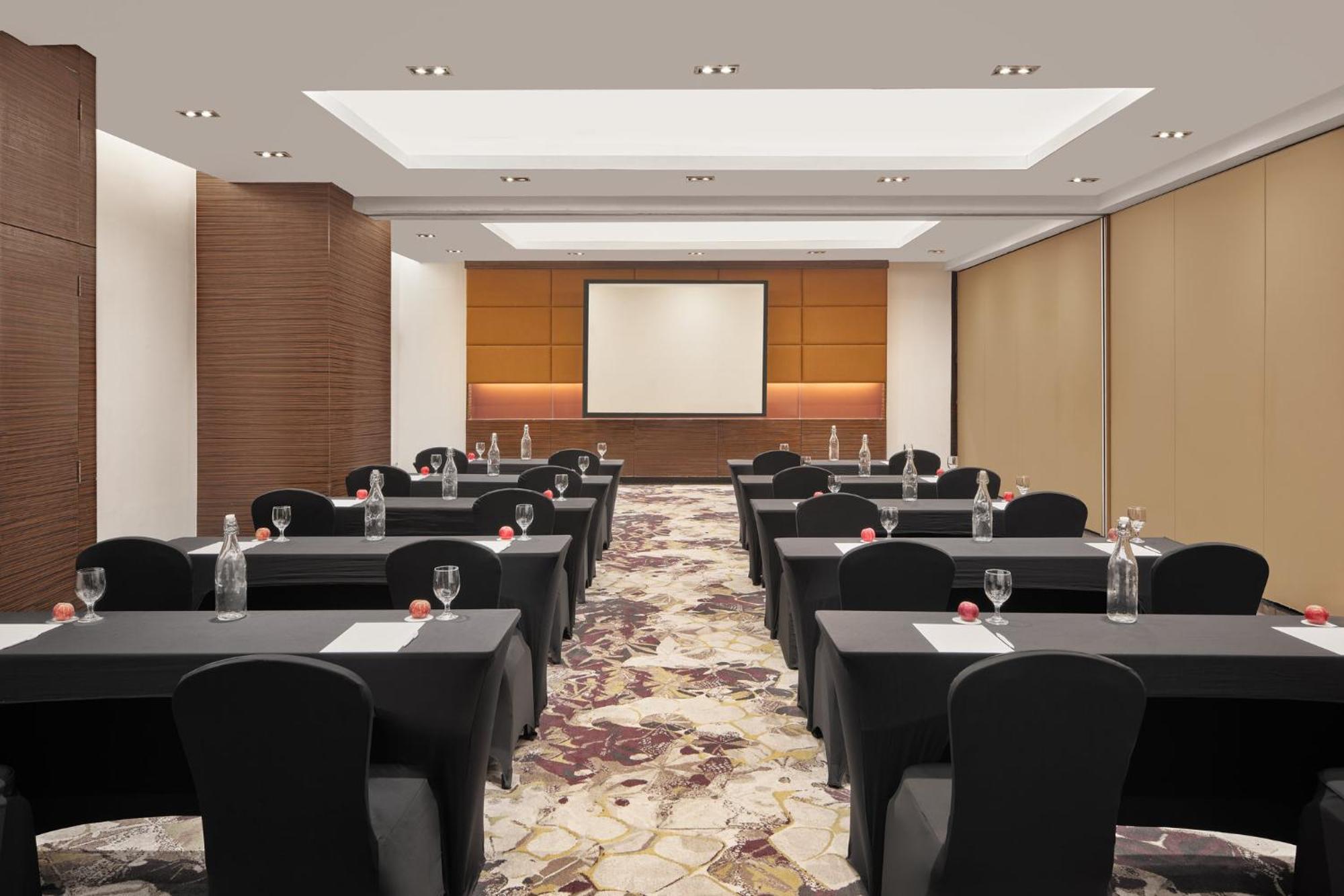 Crowne Plaza Manila Galleria By Ihg Pasig City Exteriér fotografie