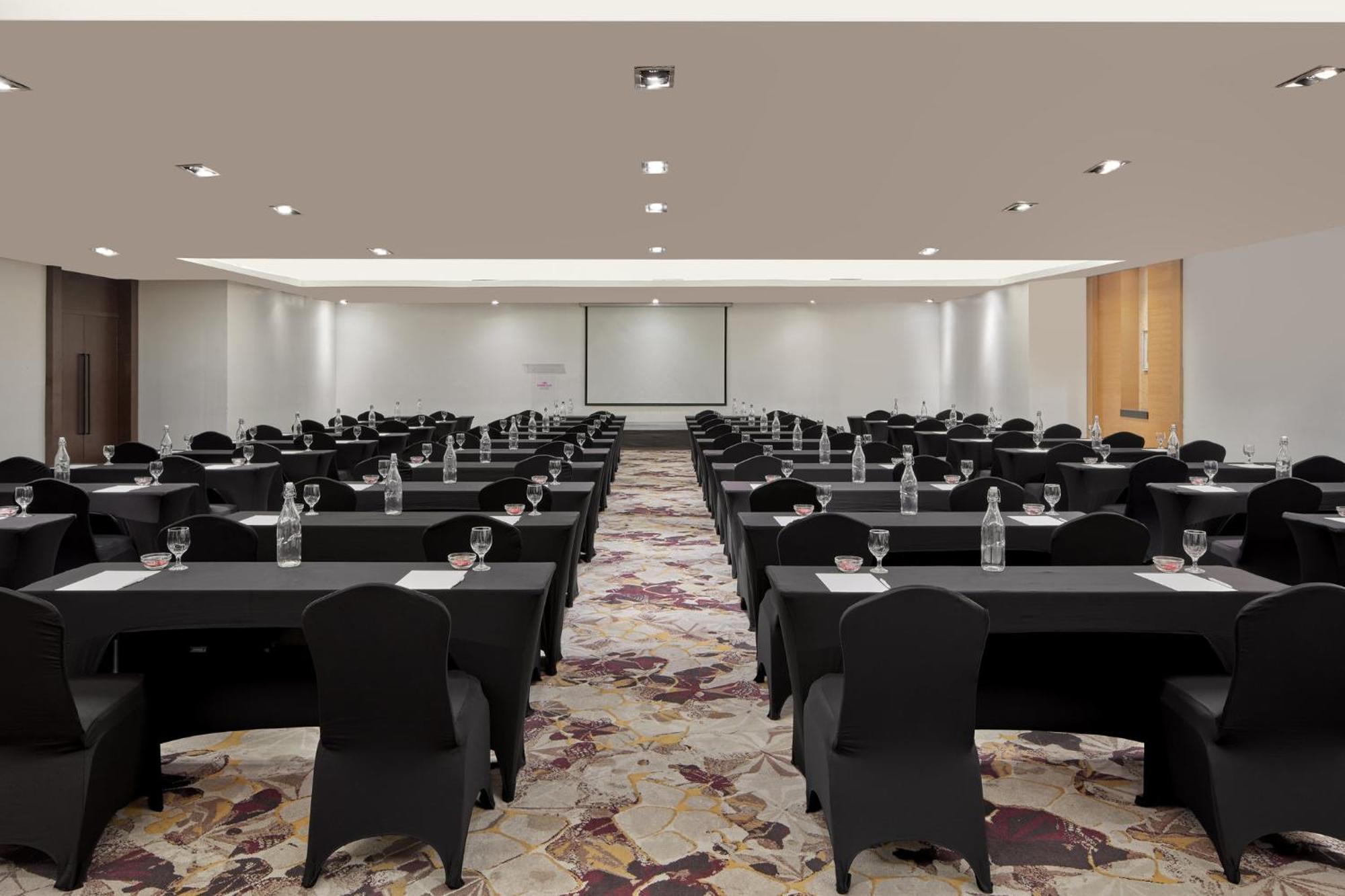 Crowne Plaza Manila Galleria By Ihg Pasig City Exteriér fotografie