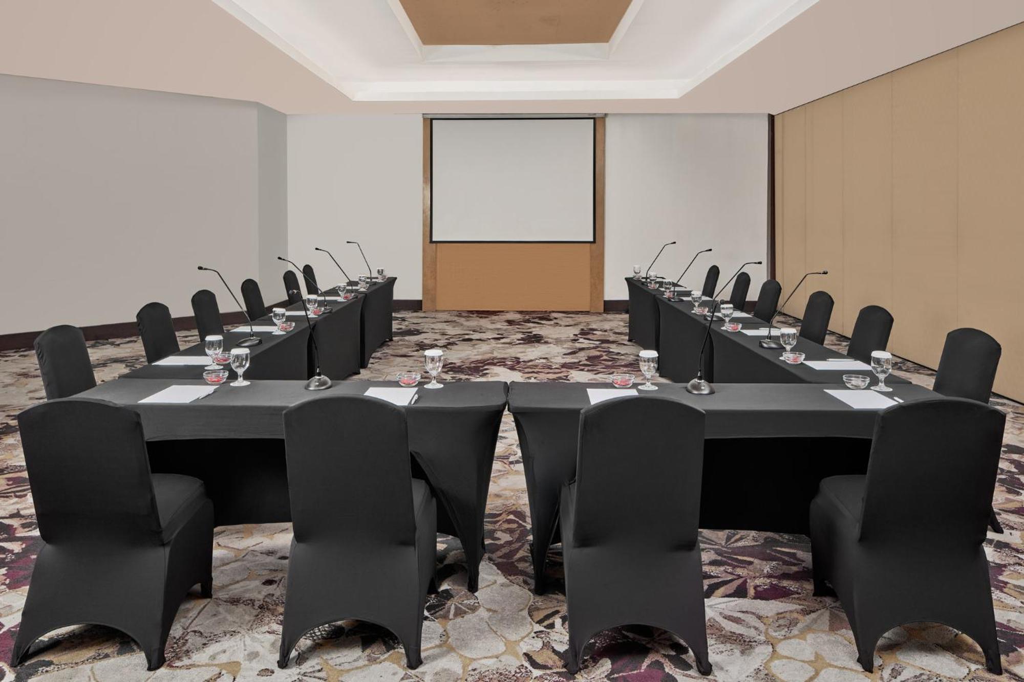 Crowne Plaza Manila Galleria By Ihg Pasig City Exteriér fotografie